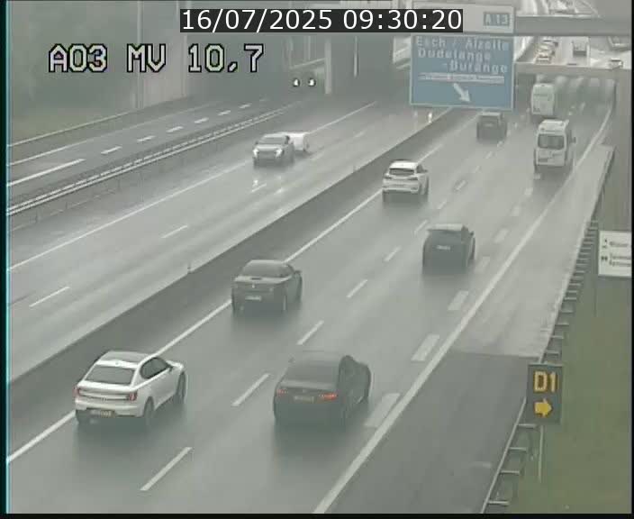 Traffic live webcam Luxembourg Croix de Bettembourg - A3 - BK 10.7 - direction France