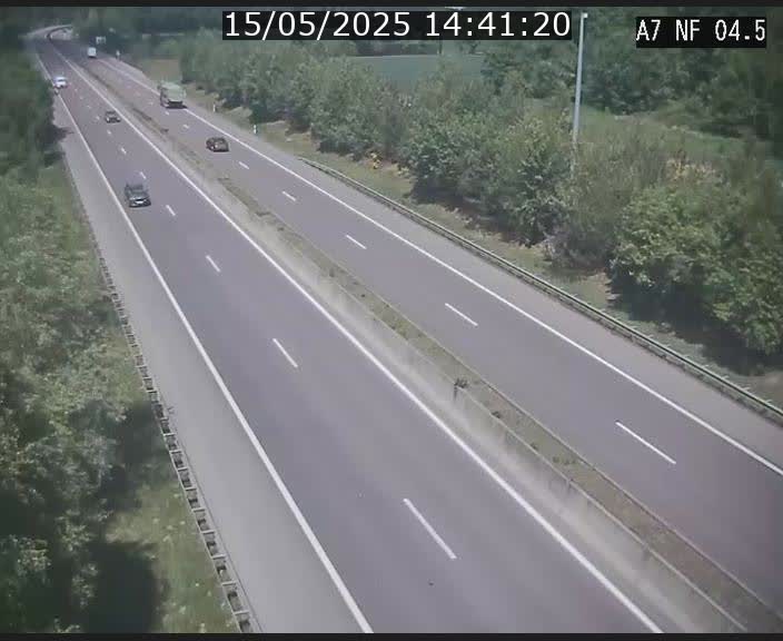 Caméra autoroute Luxembourg A7 - Passage à gibier Rëngelbour - direction Tunnel Grouft