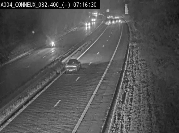 Webcam sur l'E411 avant les sorties 20 menant à Ciney, Dinant et Achêne. Vue orientée vers Namur