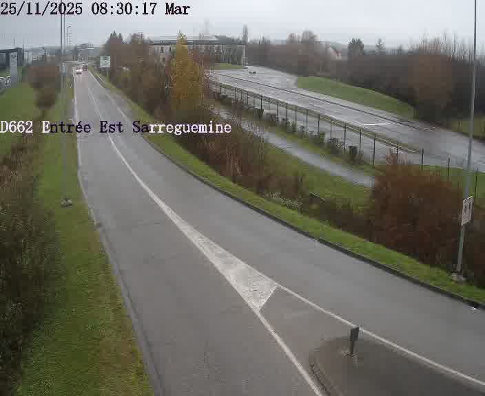 Point de vue trafic déployé sur D662 (France) à Sarreguemines, regardant vers Sarreguemines, aidant conducteurs et services à anticiper les flux.
