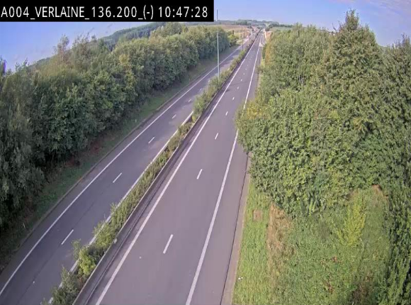 Webcam sur l'E411 à hauteur du pont surplombant la N40, à proximité de la sortie 26 Verlaine - Libramont-Chevigny. Vue orientée vers Namur
