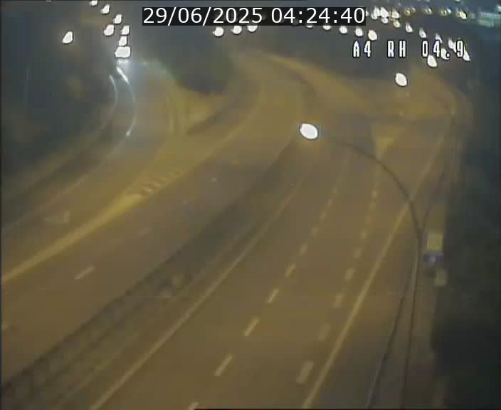 Traffic live webcam Luxembourg Leudelange - A4 - BK 4.9 - direction Luxembourg