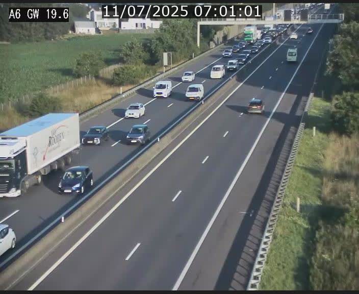 Traffic live webcam Luxembourg - Steinfort - A6 - BK 19.6 - direction Belgique