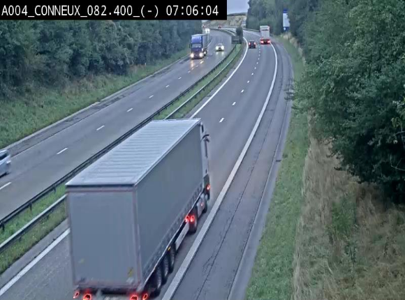 Webcam sur l'E411 avant les sorties 20 menant à Ciney, Dinant et Achêne. Vue orientée vers Namur
