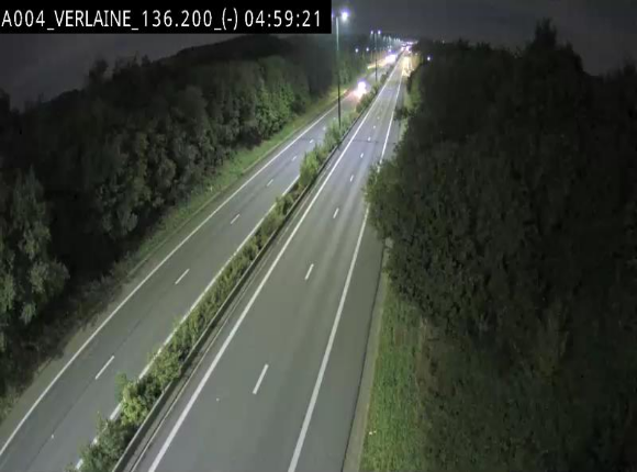 Webcam sur l'E411 à hauteur du pont surplombant la N40, à proximité de la sortie 26 Verlaine - Libramont-Chevigny. Vue orientée vers Namur