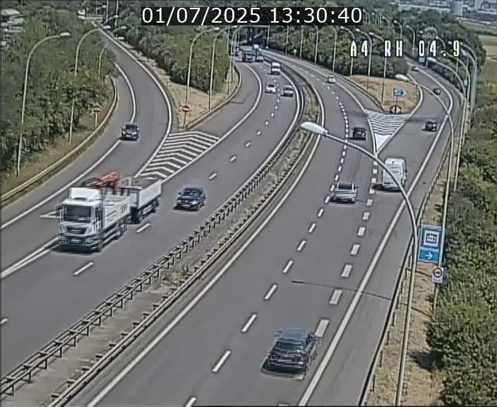 Traffic live webcam Luxembourg Leudelange - A4 - BK 4.9 - direction Luxembourg