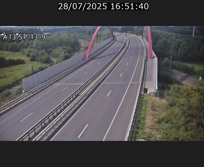 Traffic live webcam Luxembourg Kayl - A13 direction Esch-sur-Alzette/Luxembourg-ville - BK 13.9