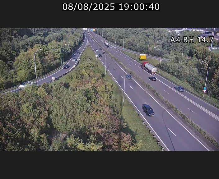 Traffic live webcam Luxembourg Jonction Lankelz - A4 - BK 14.7 - direction Luxembourg