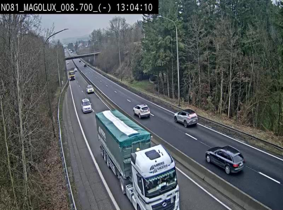 Webcam sur la N81 (E411) à hauteur de la jonction avec la N883. Vue orientée vers Arlon