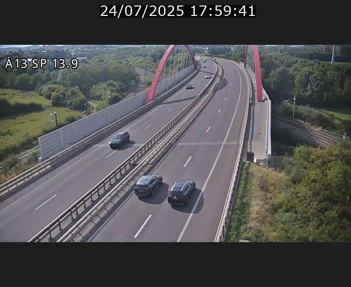 Traffic live webcam Luxembourg Kayl - A13 direction Esch-sur-Alzette/Luxembourg-ville - BK 13.9