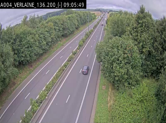 Webcam sur l'E411 à hauteur du pont surplombant la N40, à proximité de la sortie 26 Verlaine - Libramont-Chevigny. Vue orientée vers Namur