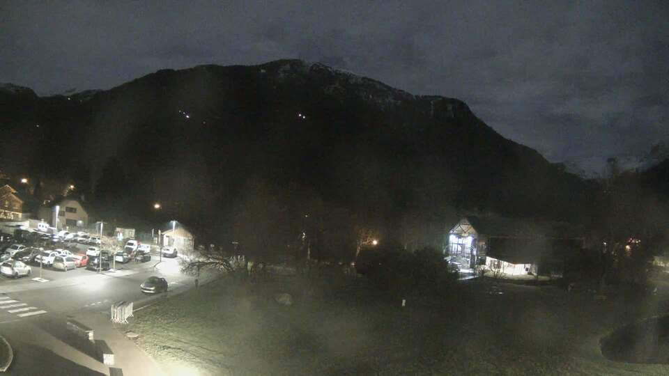 Webcam au niveau de la mairie du village du Bourg d'Oisans, aux pieds de l'Alpe d'Huez et aux portes du parc des Écrins