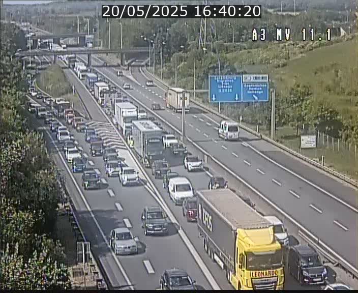 Traffic live webcam Luxembourg Croix de Bettembourg A3 - BK 11.1 - direction Luxembourg-ville