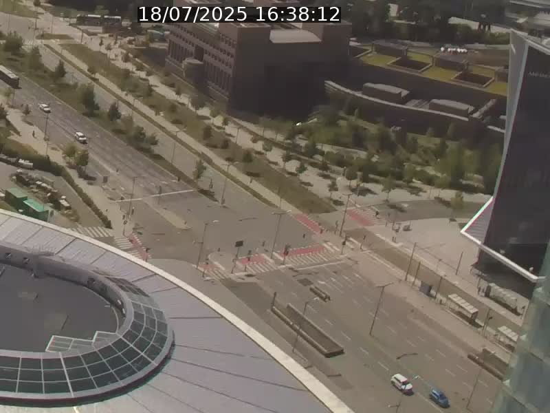 Webcam sur l'avenue John Fitzgerald Kennedy (N51) avec vue sur le Pont rouge (Pont Grande Duchesse Charlotte), l'arrêt Pfaffenthal et l'entrée du quartier Kirchberg
