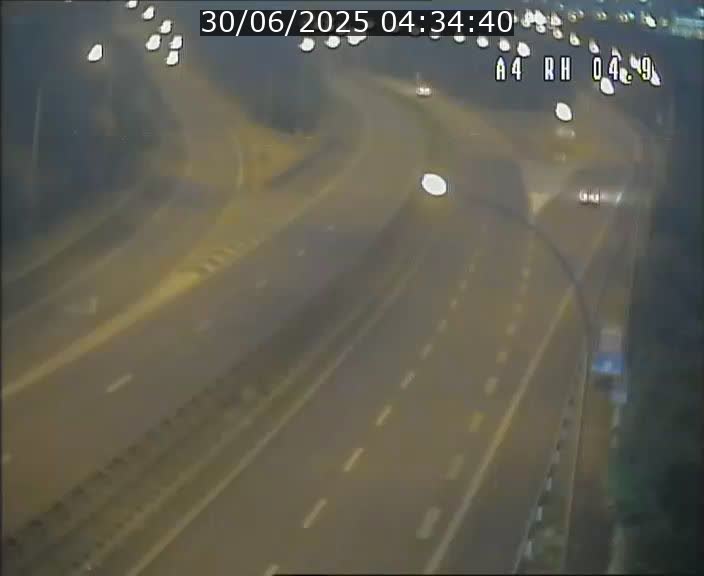 Traffic live webcam Luxembourg Leudelange - A4 - BK 4.9 - direction Luxembourg