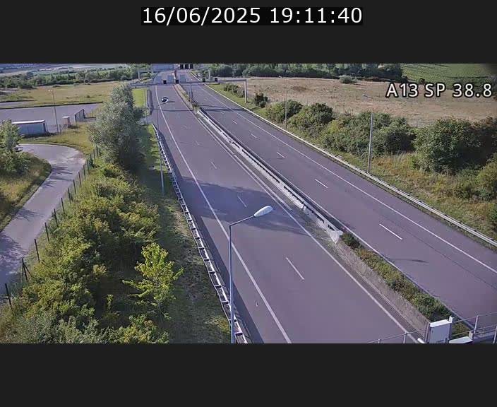 Webcam autoroute A13 à l'entrée ouest du tunnel Markusbierg à Schengen. Vue orientée vers le tunnel et l'Allemagne