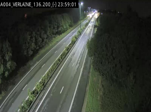 Webcam sur l'E411 à hauteur du pont surplombant la N40, à proximité de la sortie 26 Verlaine - Libramont-Chevigny. Vue orientée vers Namur