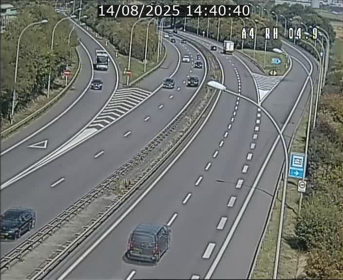 Traffic live webcam Luxembourg Leudelange - A4 - BK 4.9 - direction Luxembourg