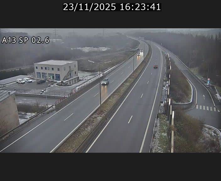 Traffic live webcam Luxembourg Sanem - A13 direction Pétange - BK 2.6
