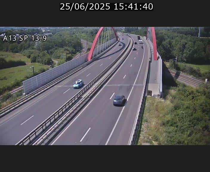 Traffic live webcam Luxembourg Kayl - A13 direction Esch-sur-Alzette/Luxembourg-ville - BK 13.9