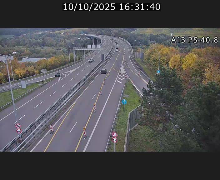 Webcam autoroute A13 à la sortie est du tunnel Markusbierg à Schengen. Vue sur le pont de la Moselle, vers l'Allemagne