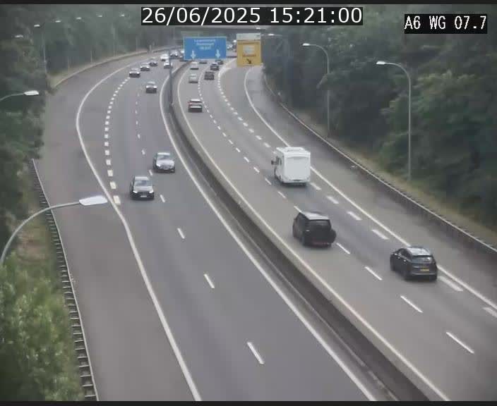 Traffic live webcam Luxembourg - Bridel - A6 - BK 7.7 - direction Belgique
