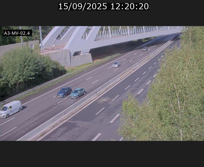 Webcam autoroute de la France (A3) au Luxembourg à Fentange, à proximité de la Croix de Gasperich. Vue orientée vers la Cloche d'Or
