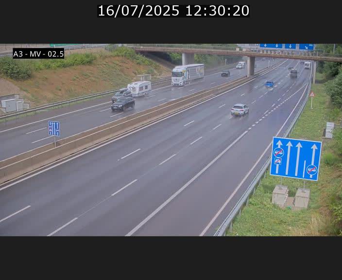 Webcam autoroute A3 au Luxembourg à proximité de la Croix de Gasperich. Vue orientée vers Luxembourg