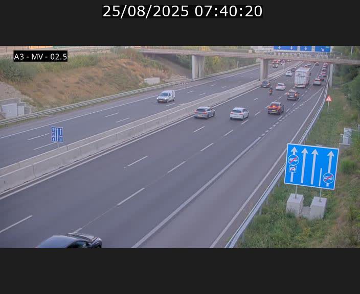 Webcam autoroute A3 au Luxembourg à proximité de la Croix de Gasperich. Vue orientée vers Luxembourg