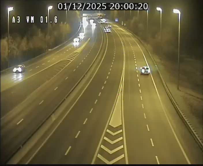 Traffic live webcam Luxembourg - Croix de Gasperich - A3 - BK 1.6 - direction France/Aire de Berchem