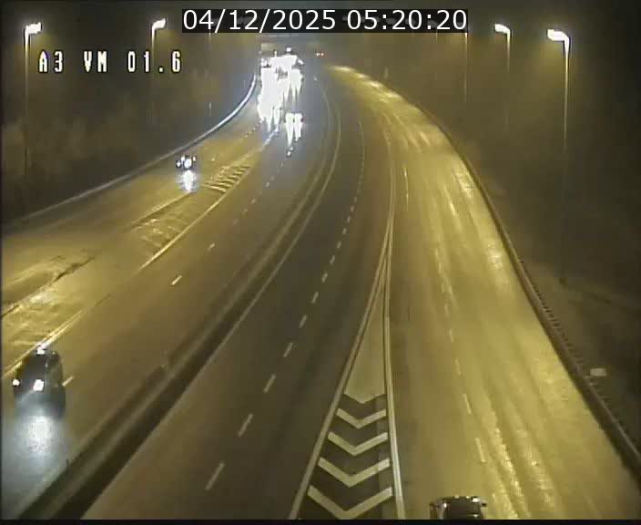 Traffic live webcam Luxembourg - Croix de Gasperich - A3 - BK 1.6 - direction France/Aire de Berchem