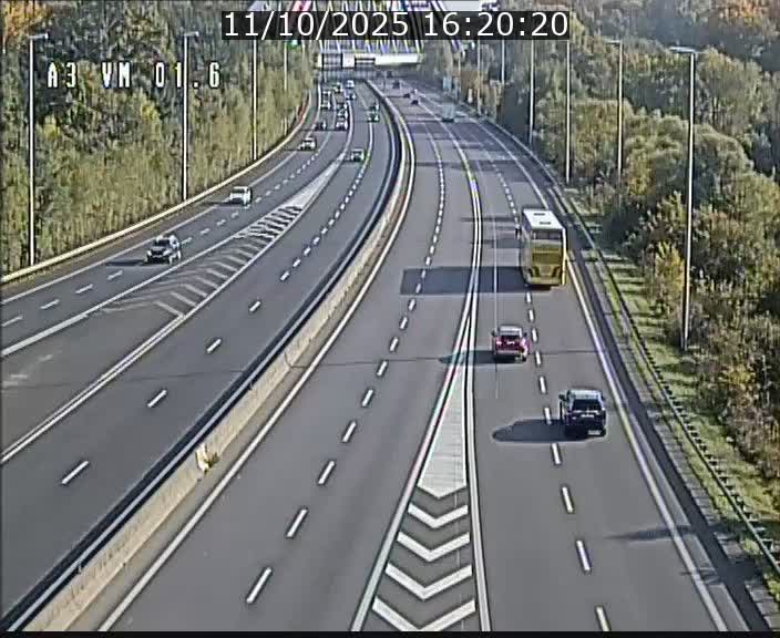 Traffic live webcam Luxembourg - Croix de Gasperich - A3 - BK 1.6 - direction France/Aire de Berchem