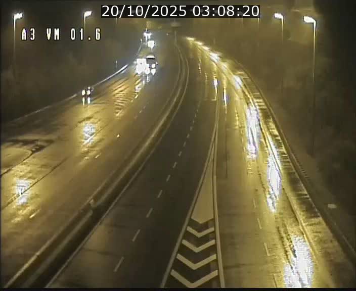 Traffic live webcam Luxembourg - Croix de Gasperich - A3 - BK 1.6 - direction France/Aire de Berchem