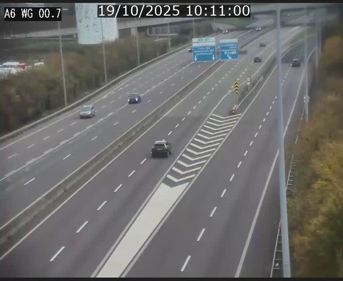 Traffic live webcam Luxembourg Croix de Cessange - A6 - BK 0.7 - direction A3 France