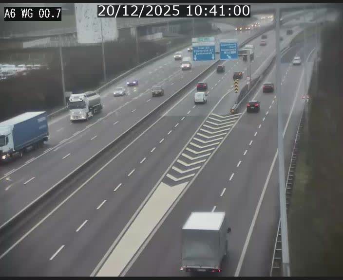 Traffic live webcam Luxembourg Croix de Cessange - A6 - BK 0.7 - direction A3 France