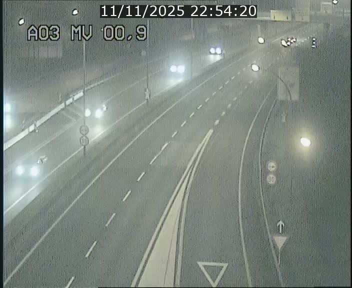 Traffic live webcam Luxembourg Croix de Gasperich - A3 - BK 0.4 - direction Luxembourg