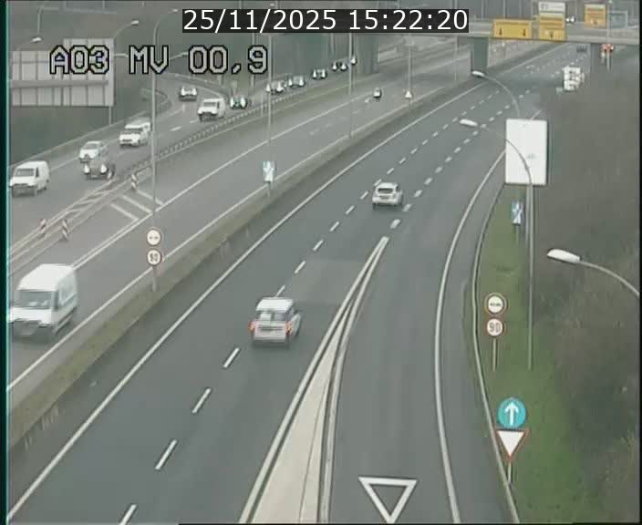 Traffic live webcam Luxembourg Croix de Gasperich - A3 - BK 0.4 - direction Luxembourg