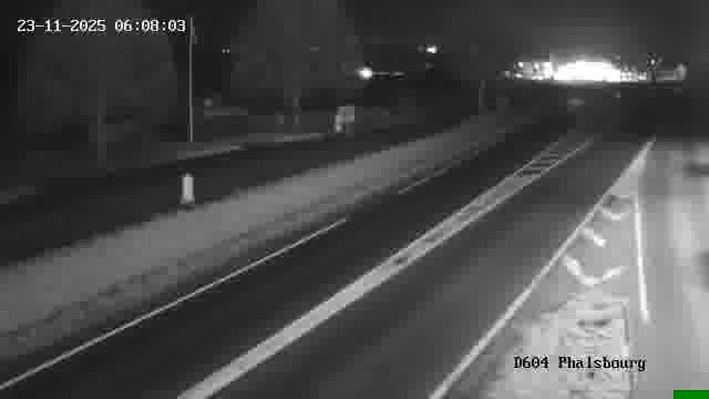 Webcam de surveillance sur D604 (France) à Phalsbourg, cadrée vers Phalsbourg, proposant une information routière utile aux déplacements quotidiens.