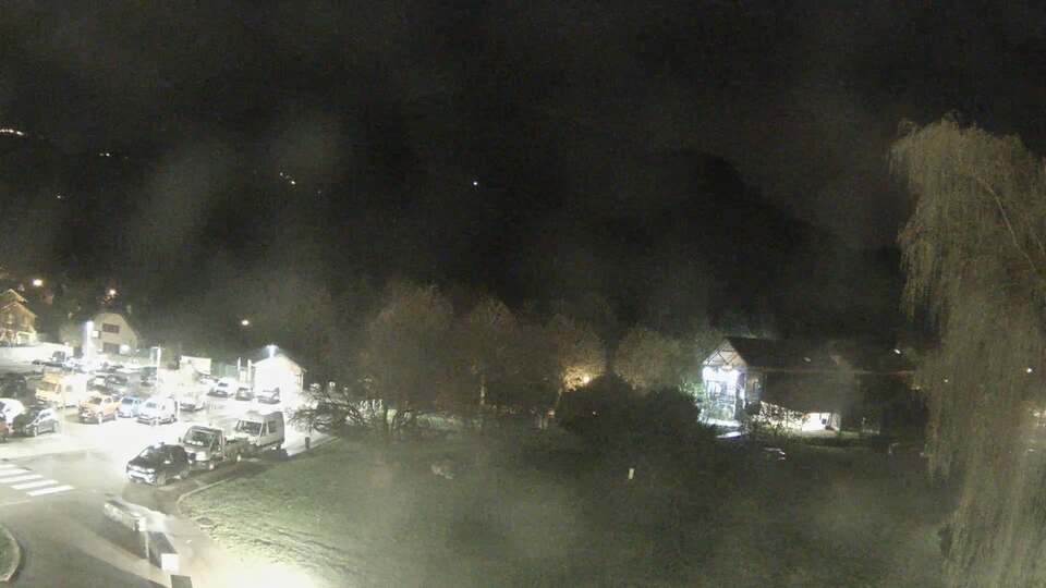 Webcam au niveau de la mairie du village du Bourg d'Oisans, aux pieds de l'Alpe d'Huez et aux portes du parc des Écrins