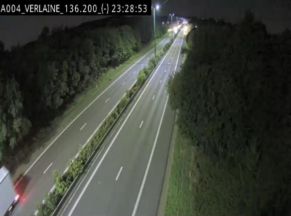 Webcam sur l'E411 à hauteur du pont surplombant la N40, à proximité de la sortie 26 Verlaine - Libramont-Chevigny. Vue orientée vers Namur