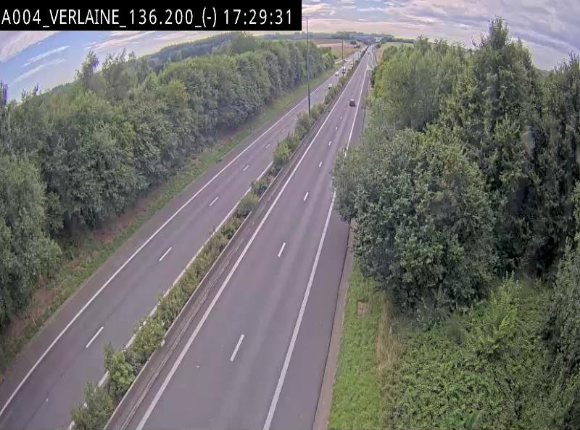 Webcam sur l'E411 à hauteur du pont surplombant la N40, à proximité de la sortie 26 Verlaine - Libramont-Chevigny. Vue orientée vers Namur