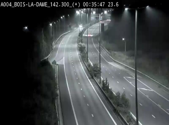 Webcam située entre la sortie 29 Neufchâteau et la jonction avec l'E25 en direction de Liège et Luxembourg