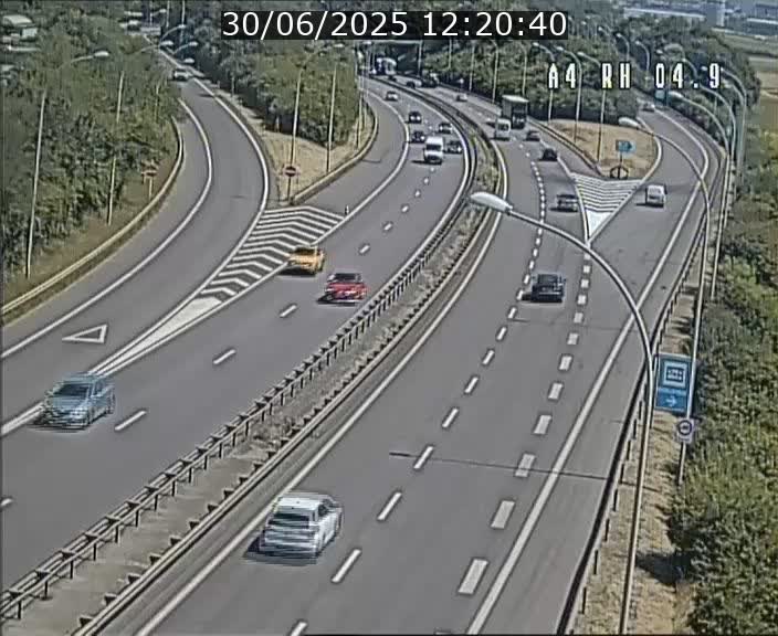 Traffic live webcam Luxembourg Leudelange - A4 - BK 4.9 - direction Luxembourg