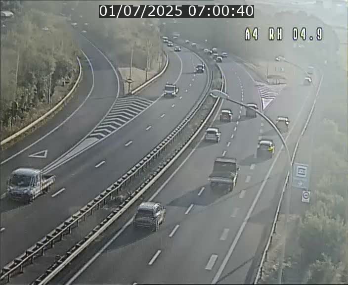 Traffic live webcam Luxembourg Leudelange - A4 - BK 4.9 - direction Luxembourg