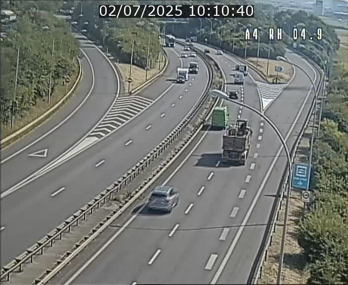 Traffic live webcam Luxembourg Leudelange - A4 - BK 4.9 - direction Luxembourg