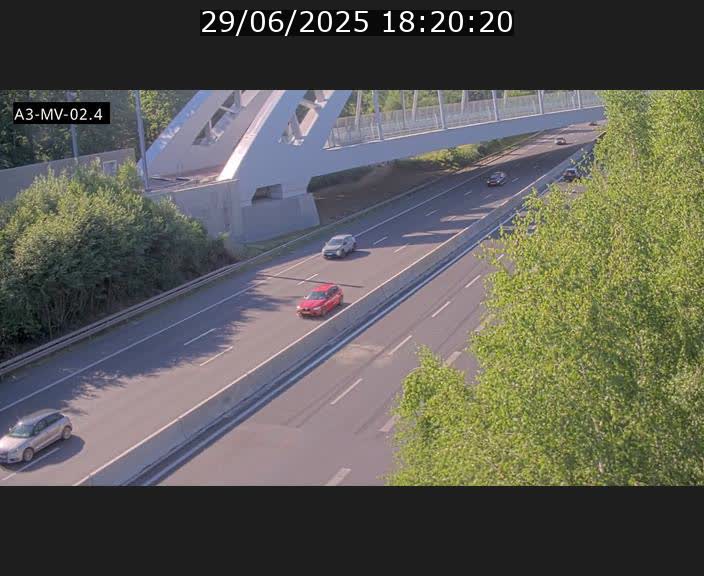 Webcam autoroute de la France (A3) au Luxembourg à Fentange, à proximité de la Croix de Gasperich. Vue orientée vers la Cloche d'Or