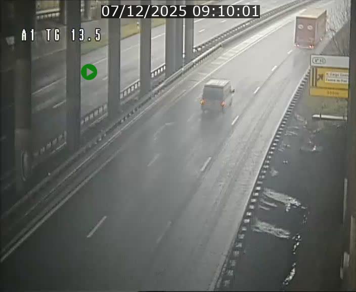 Traffic live webcam Luxembourg Senningen - A1 direction Luxembourg - BK 13.5