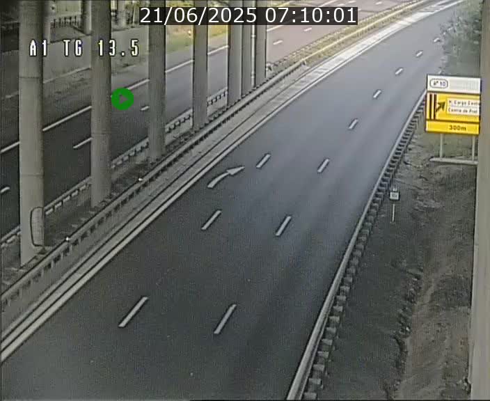 Traffic live webcam Luxembourg Senningen - A1 direction Luxembourg - BK 13.5