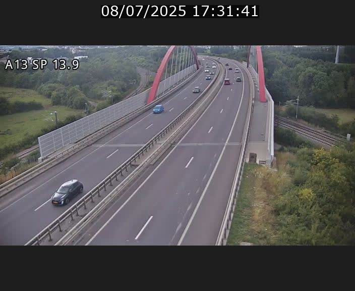 Traffic live webcam Luxembourg Kayl - A13 direction Esch-sur-Alzette/Luxembourg-ville - BK 13.9