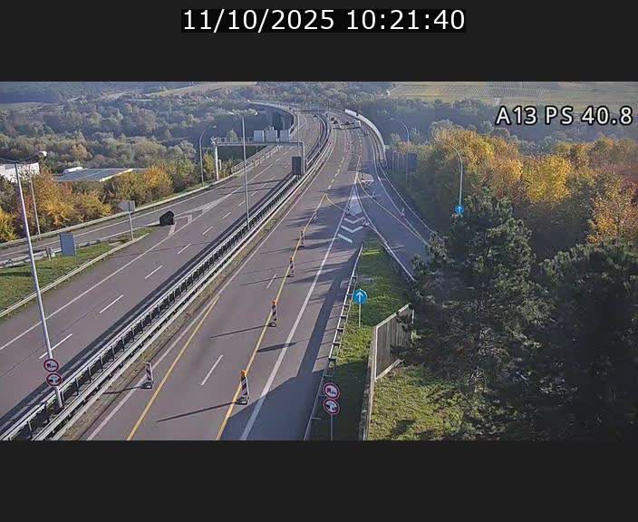 Webcam autoroute A13 à la sortie est du tunnel Markusbierg à Schengen. Vue sur le pont de la Moselle, vers l'Allemagne